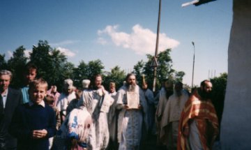 procession autour de l'glise le jour de la saint Jean